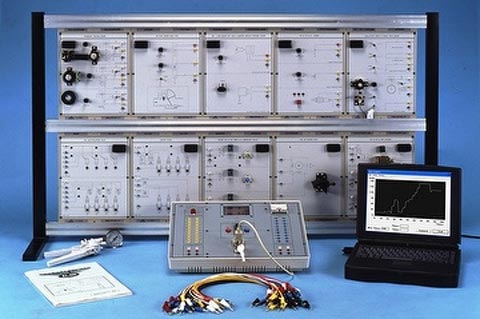 KL800 gépkocsi elektronika gyakorló rendszer
